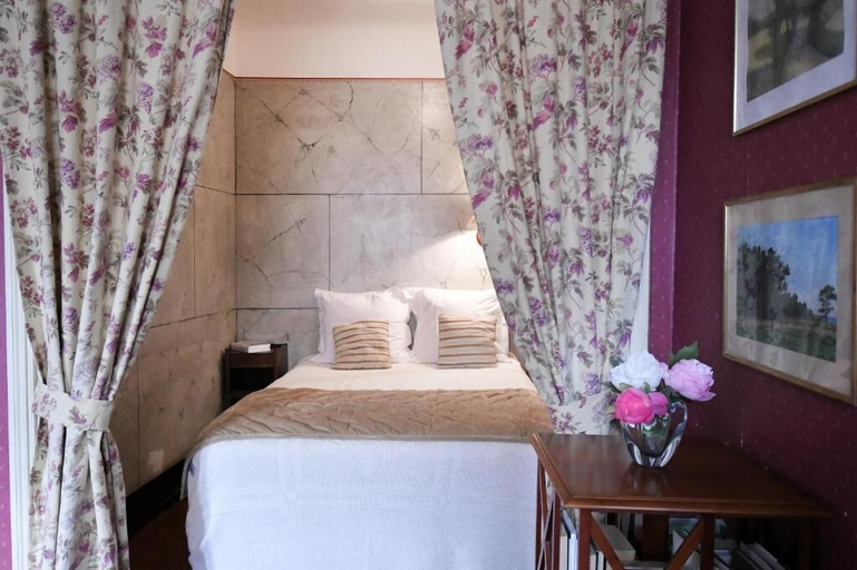 Bedroom 4, La cachette du comte, Var