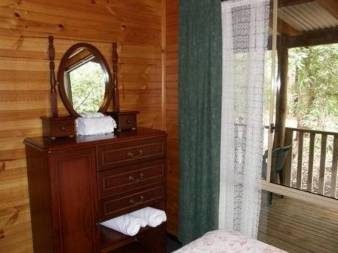 Bedroom 2, Beedelup House Cottages, Manjimup