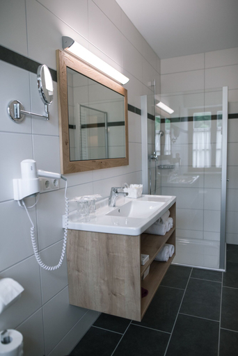 Bathroom 4, Landhotel - Brauereigasthof Schneider, Kelheim