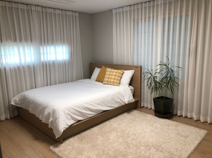 Bedroom 2, Daeheulrie Pension, Jeju