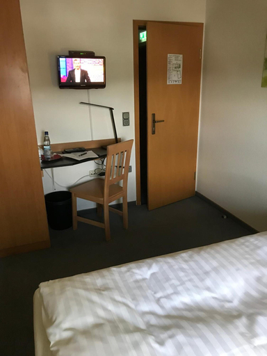 Bedroom 5, Hotel am Maibaum, Märkischer Kreis