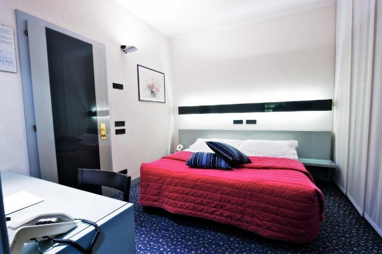 Bedroom 3, Hotel Michelangelo - Biella, Biella