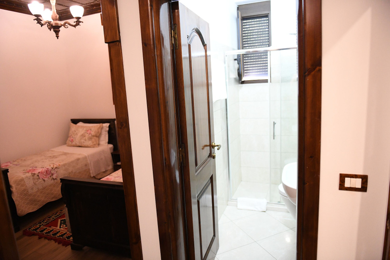 Bedroom 2, Hotel Kaceli, Beratit