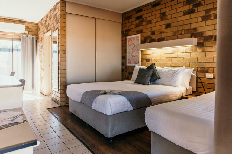 Bedroom 3, Abacus Motel, Mount Isa