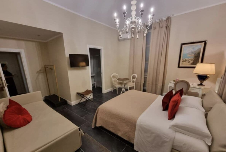 Bedroom 4, Domus Aurea Luxury, Napoli
