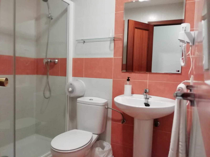 Bathroom 4, Hostal Tres Soles, Málaga