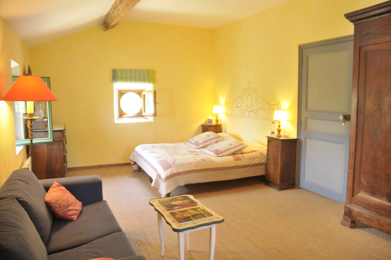 Bedroom 3, Mas Montluzia, Aude