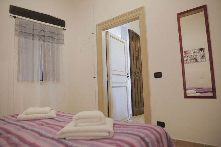 Bedroom 3, Costabella, Palermo