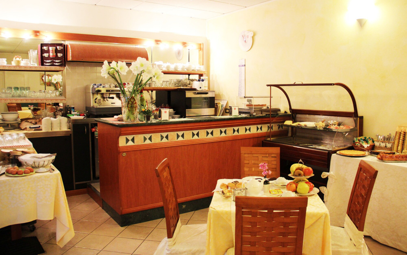 Food & Drinks 5, Albergo al Viale, Trieste