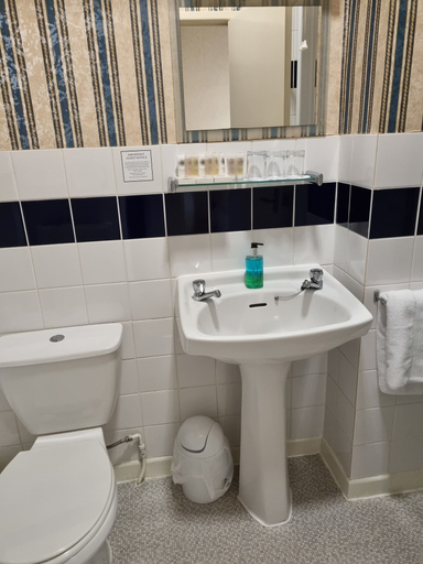 Bathroom 4, The Sands Hotel, Torbay