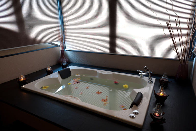 Bathroom 4, The Vintage Gulmarg, Baramulla