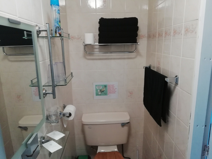 Bathroom 3, The Shining Diamond, Blackpool
