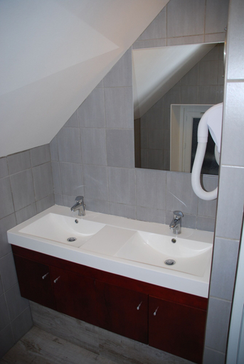 Bathroom 3, Hotel Des Bains, Seine-Maritime