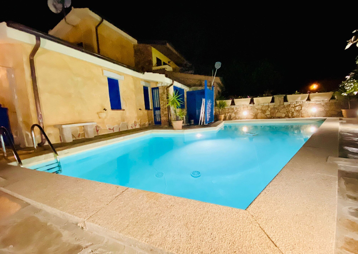 Sport & Beauty 4, Villa Pavoncella Con Piscina, Nuoro