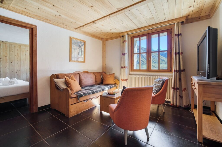Living area 4, Appartement Petite Charline, Savoie