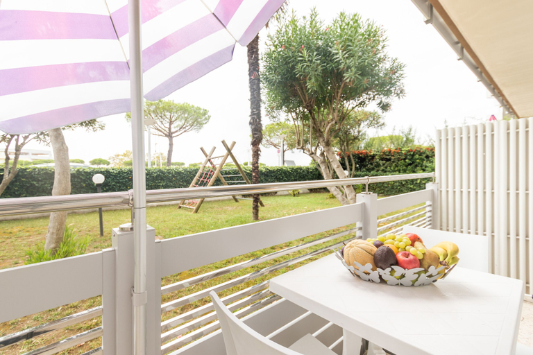 Others 4, Yachting Residence, Udine