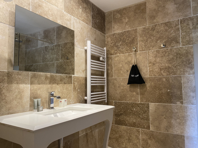 Bathroom 5, Domaine de la Reynaude, Bouches-du-Rhône