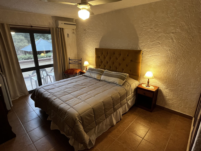 Bedroom 2, Posada Chalet Suisse, Calamuchita