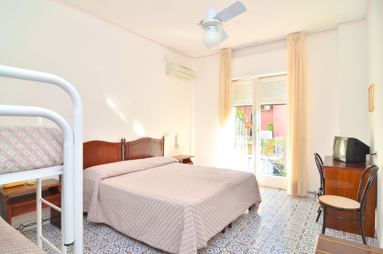 Bedroom 4, Hotel Bristol Terme, Napoli