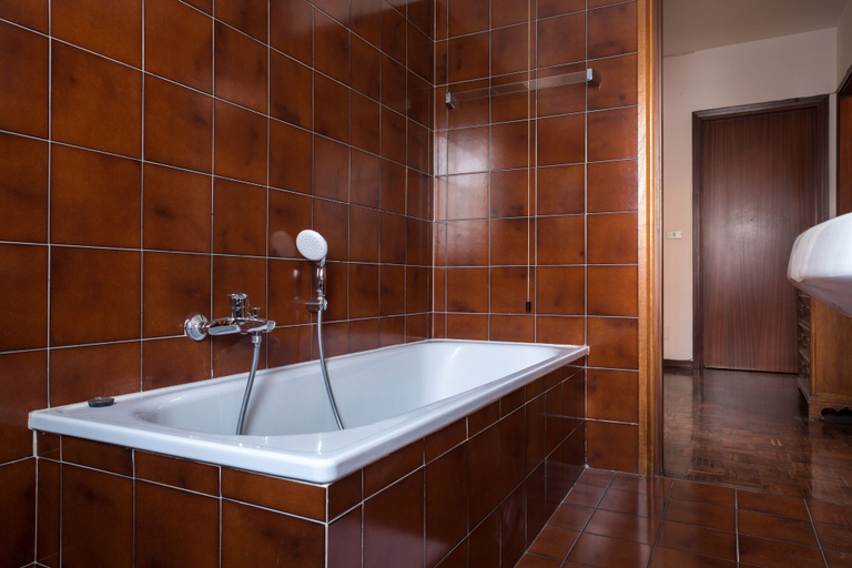 Bathroom 5, Apartment Surrounded by Greenery, Parma