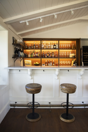 Food & Drinks 4, Blue Rock, Rappahannock