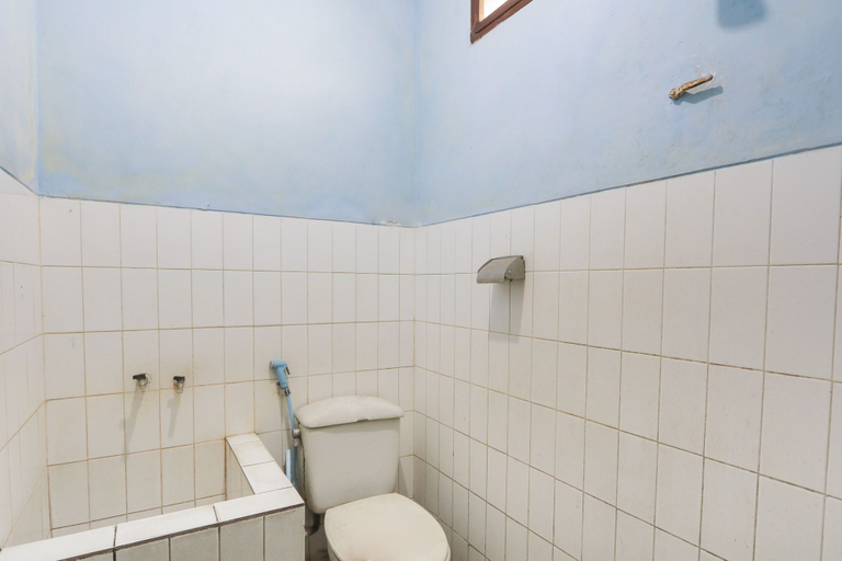 Bathroom 4, OYO 2465 Hotel Raung View, Banyuwangi