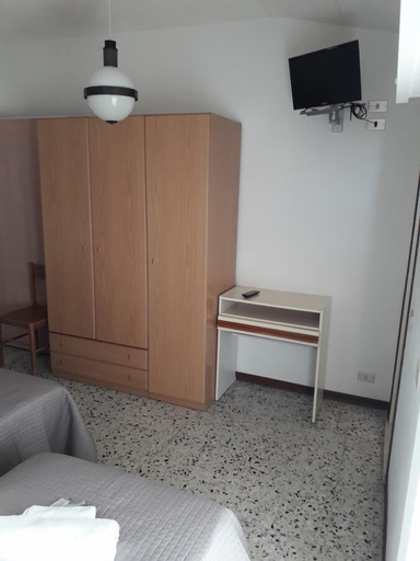 Bedroom 2, Hotel Sirena, Rimini