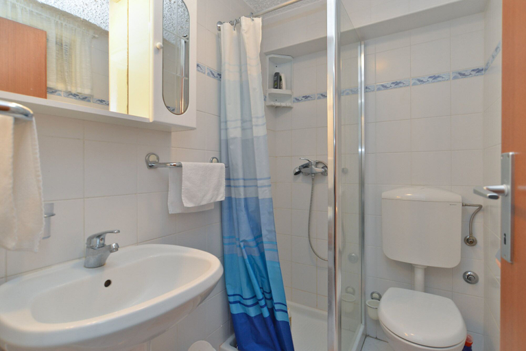 Bathroom 3, Apartment 1792, Fažana