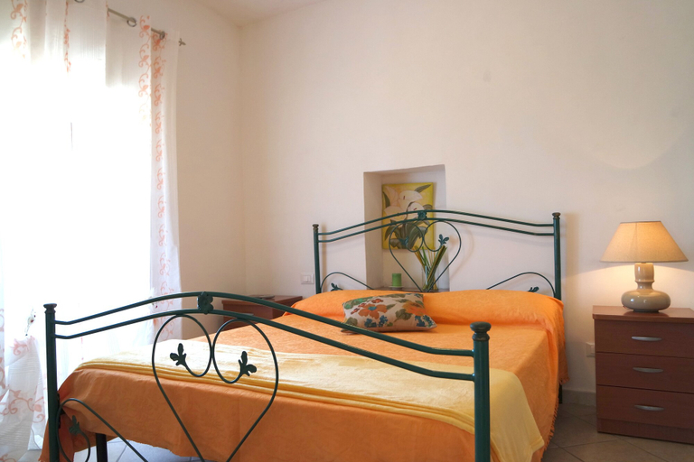 Bedroom 3, Bella Mbriana Apartments, Salerno