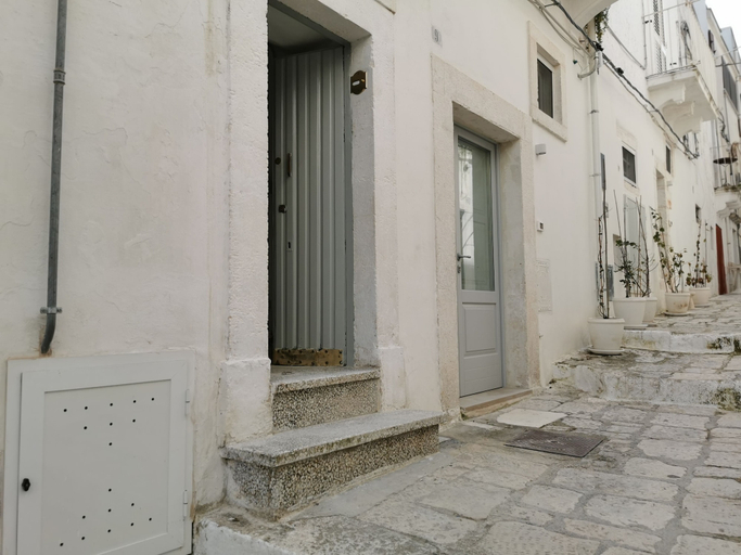 Exterior & Views 2, Mirror House Lovely Apartment, Brindisi