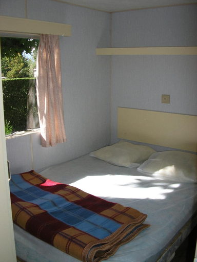 Bedroom 2, Camping le Lanfonnet, Haute-Savoie