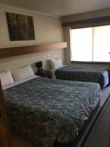 Bedroom 2, Orana Motor Inn, Mildura - Pt A