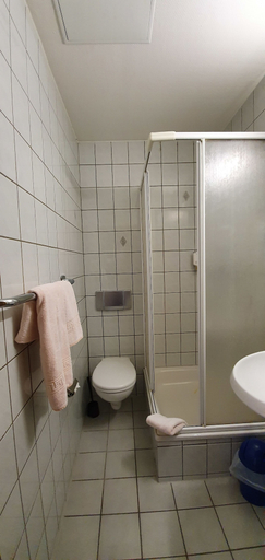 Bathroom 5, Hotel Stadt Köthen, Anhalt-Bitterfeld