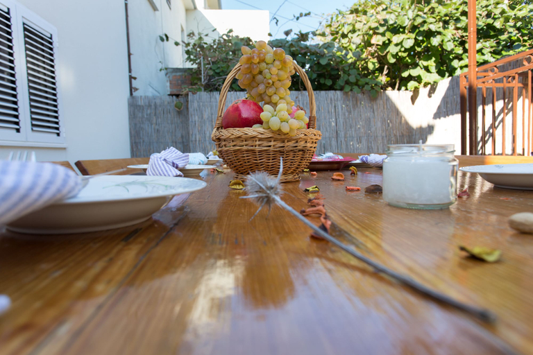 Food & Drinks 5, Villa Mami, Marina