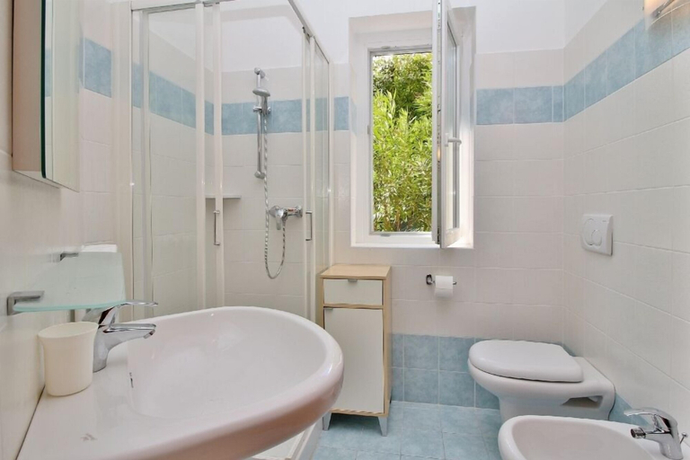 Bathroom 5, Residenza Vercana Giardino, Como