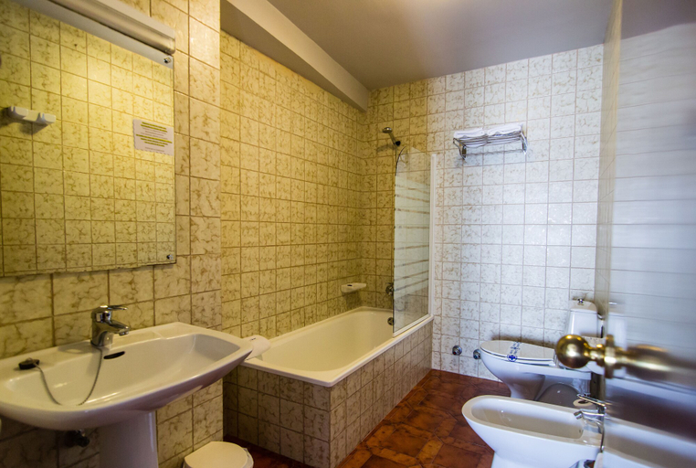 Bathroom 5, Hotel O Son Do Mar, Pontevedra