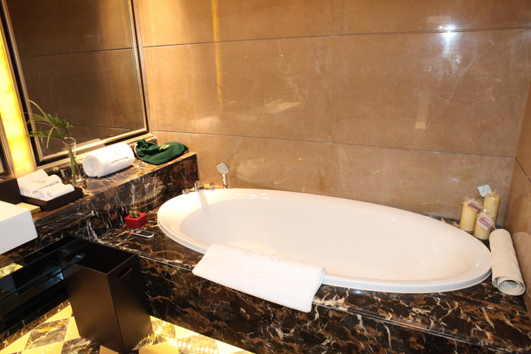 Bathroom 4, Chateau Star River Guangzhou Peninsula, Guangzhou