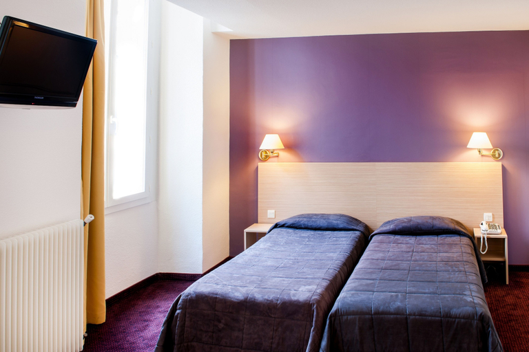 Bedroom 3, Continental, Hautes-Pyrénées