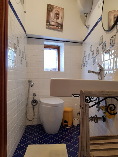 Bathroom, Studio - Sleeps 2 - Pets - Parking - Wifi, Frosinone