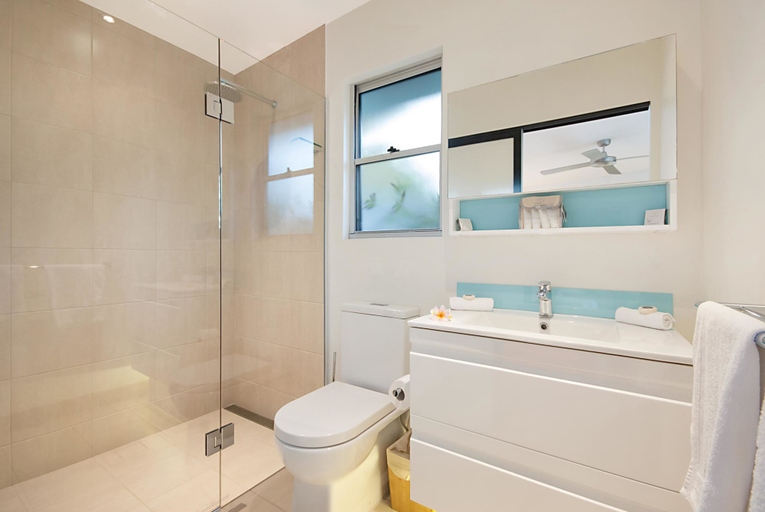 Bathroom 4, Cavvanbah, Byron