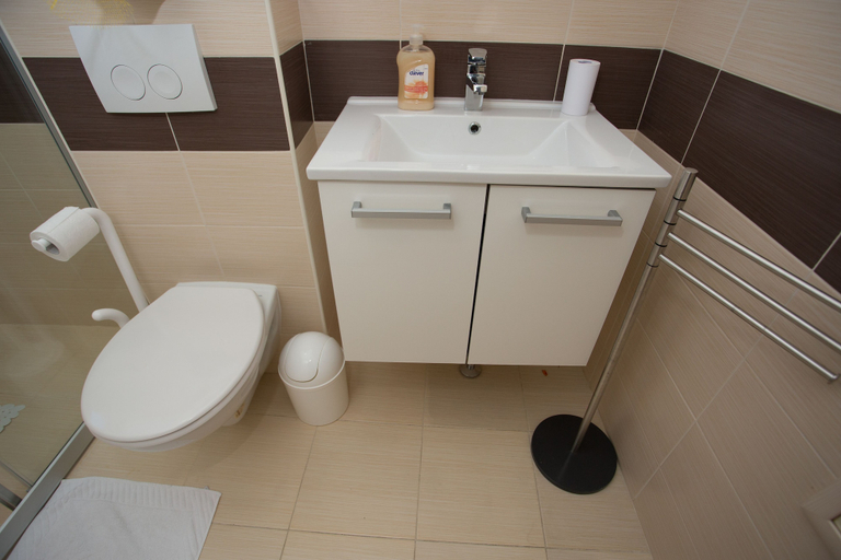 Bathroom 4, Villa Mami, Marina