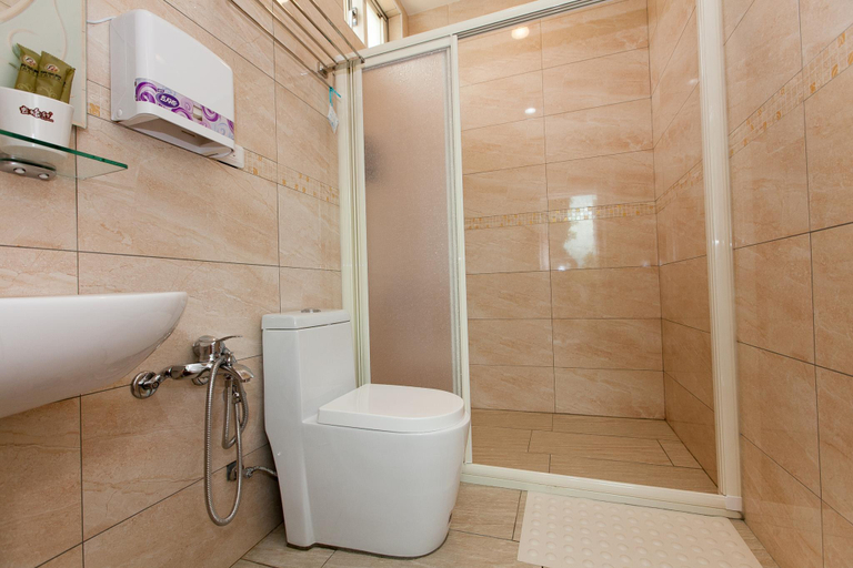Bathroom 2, Yuan Qi Wu Homestay, Hualien
