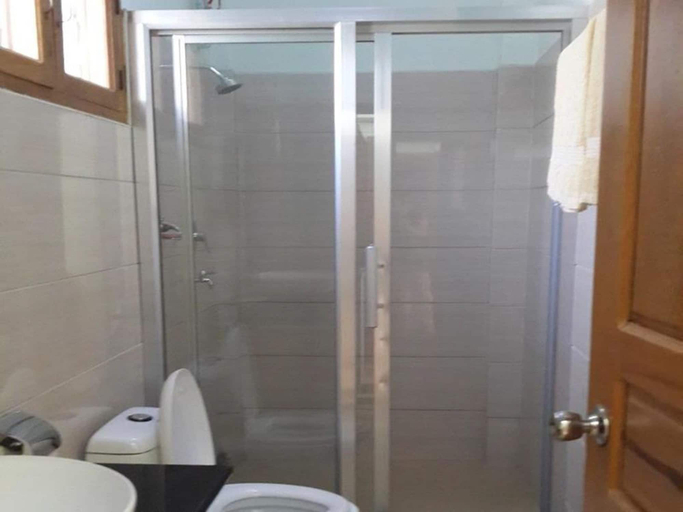 Bathroom 3, Ma Ma Guest House, Mandalay