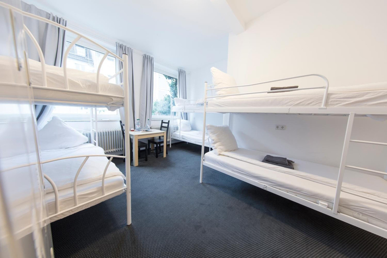 Bedroom 4, Berolina Haus, Düsseldorf