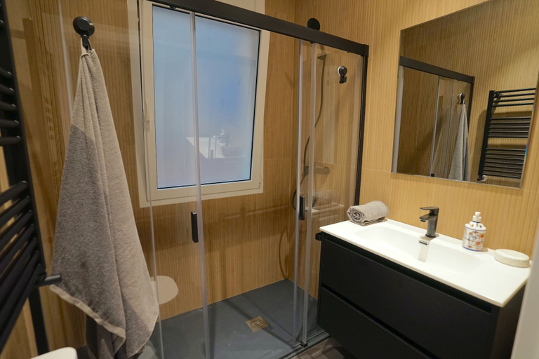 Bathroom 4, Bilbao Ciudad del Mundo trabajo ocio, Vizcaya