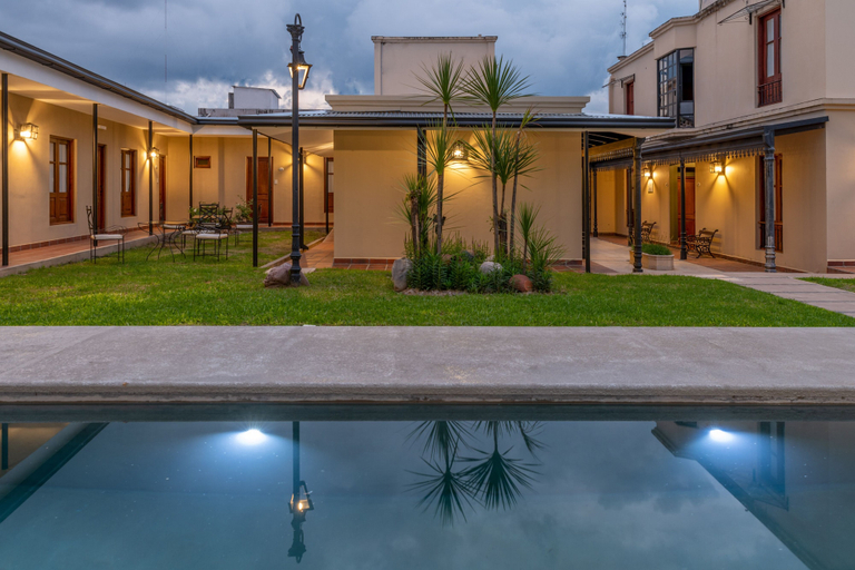 Exterior & Views