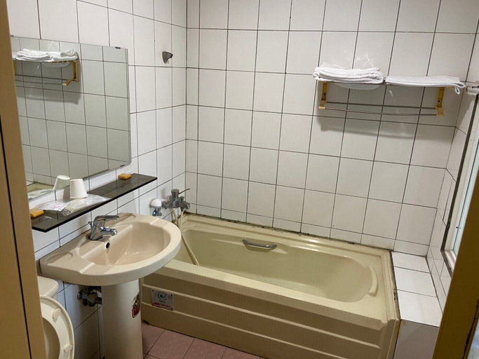 Bathroom 4, Daydaymeworld, Yulin