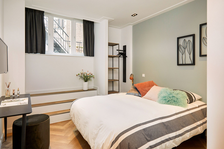 Bedroom 5, Damrak Short Stay Amsterdam, Amsterdam