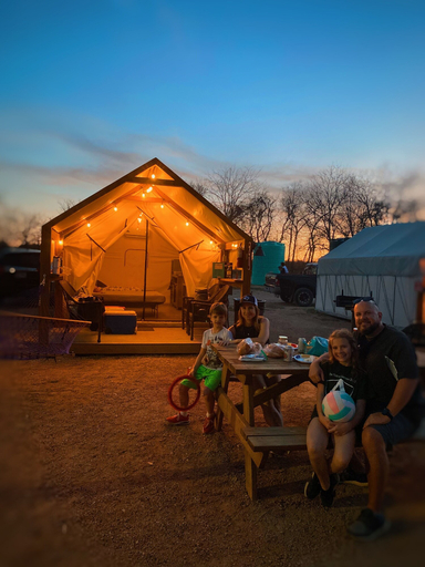 Food & Drinks, Son's Blue River Camp Glamping Cabin I, Caldwell