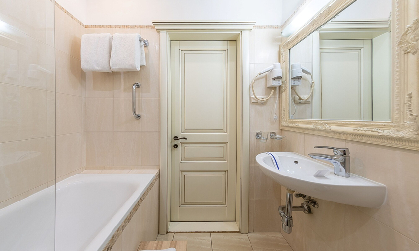 Bathroom 4, Corona Hotel & Apartments, Odes'ka